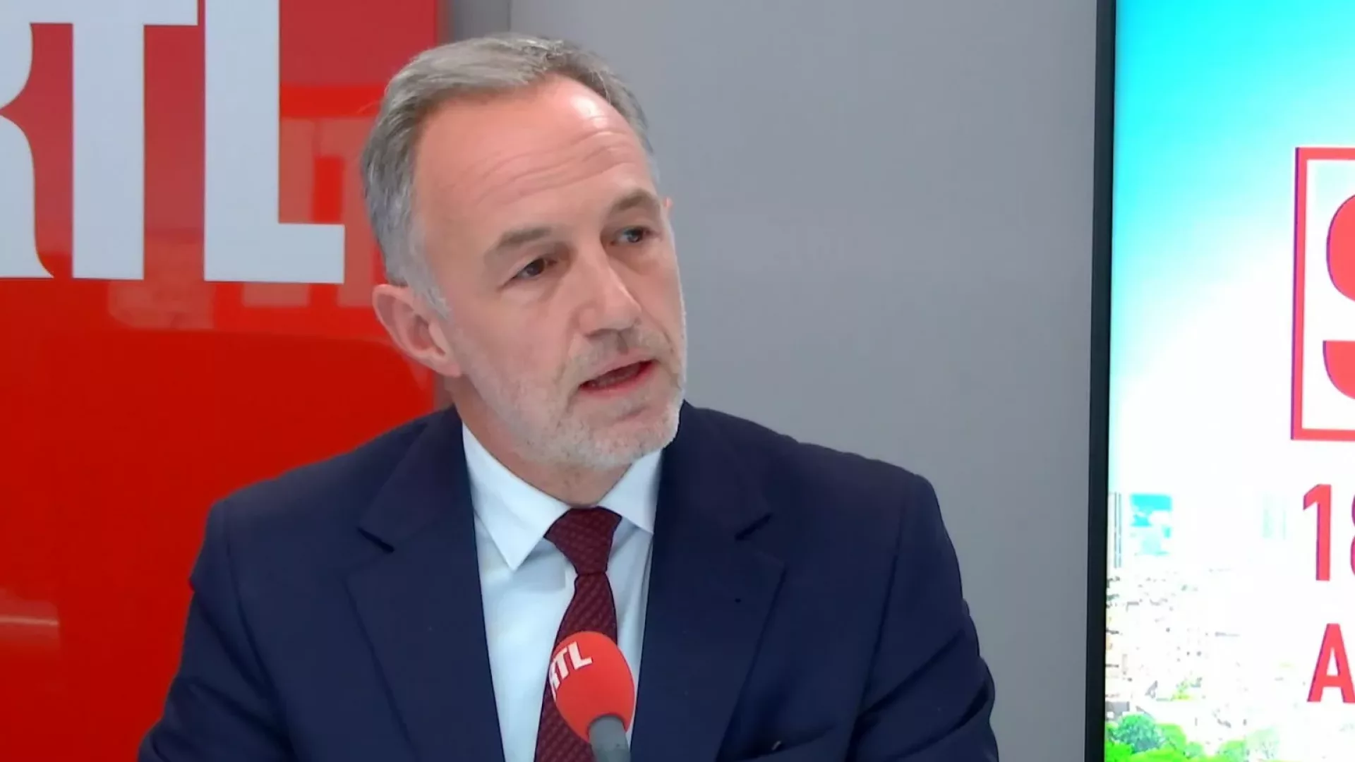 1788563-emmanuel-gregoire-invite-sur-rtl-le-14-octobre-2025